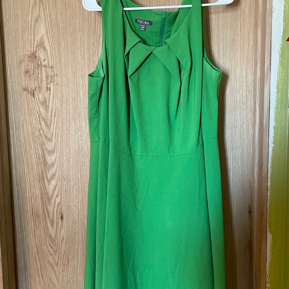 Roz & Ali green size 20 dress